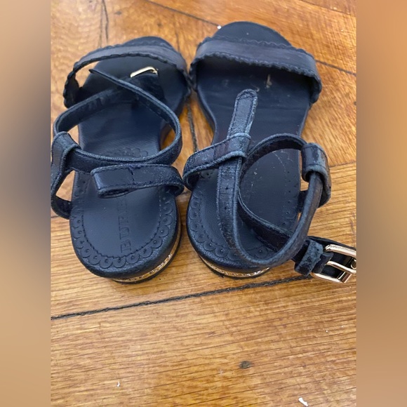 Burberry sandal beautiful for toddler size 23 - Picture 2 of 6